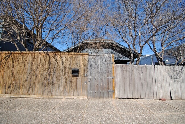 Photo - 1110 Missouri St