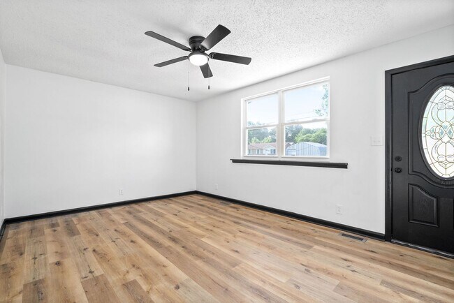 338 Woodale Dr