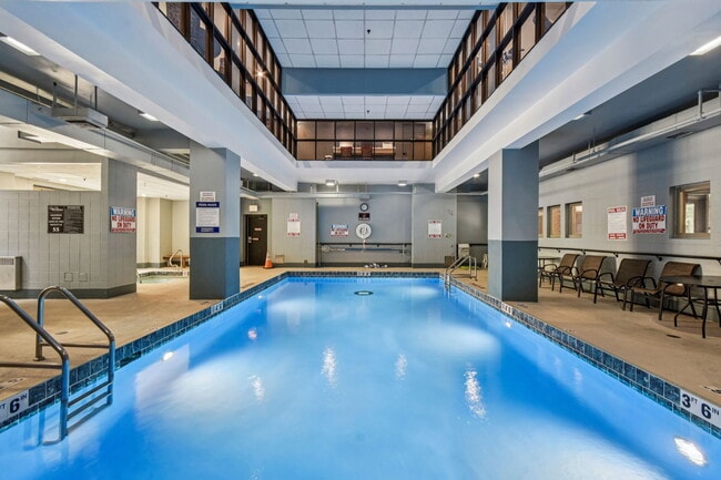 Photo - 100 West Chestnut Apartments