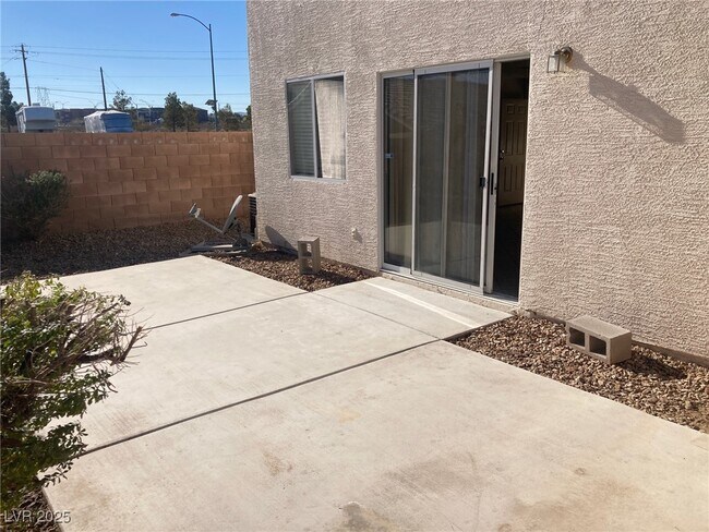 Photo - 800 Spotted Eagle St