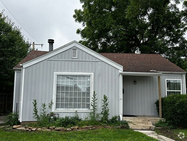 Building Photo - Cute 2 bedroom bungalow next to MSU Rental
