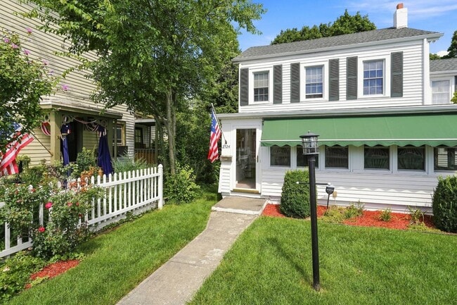 Photo - 2724 W Main St