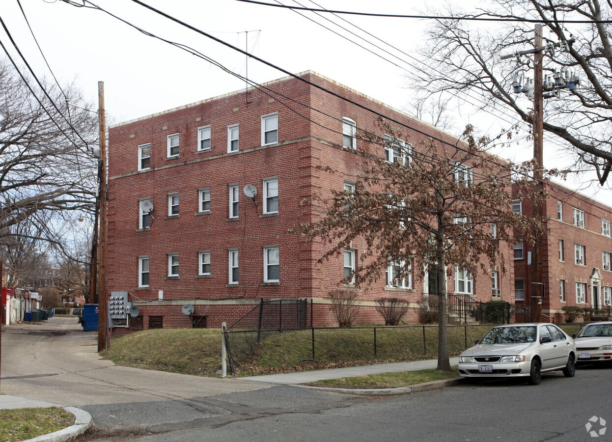 Photo - 305 Hamilton St NW Apartments