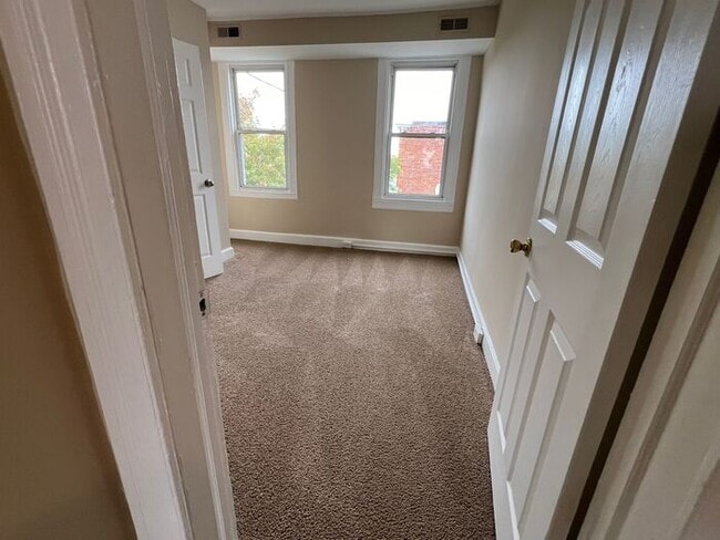 Photo - 4 Bedroom Semidetached Home