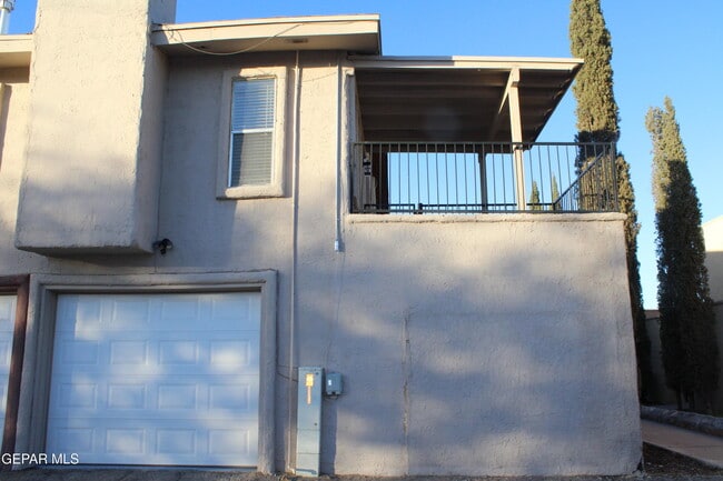 Building Photo - 11100 La Quinta Pl