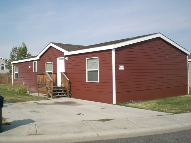 Building Photo - Centrally Located 3 BD 2 BA Modular Home