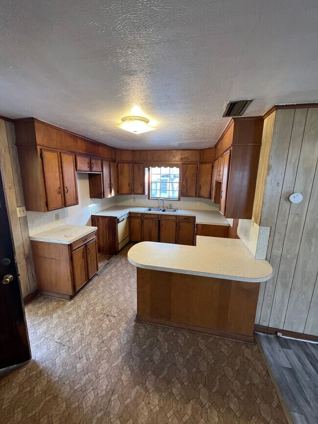 Photo - Coming Soon! Large 2 bedroom, 2 bath with ...