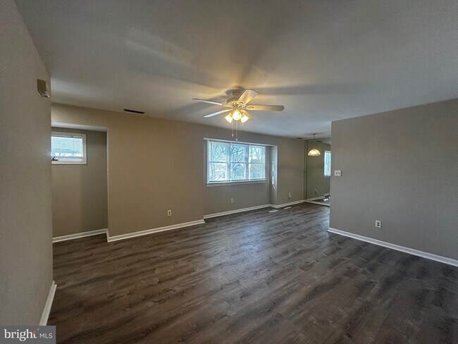 Photo - 478 E Main St Unit 3