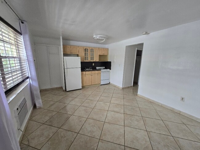 345 Michigan Ave Unit 24