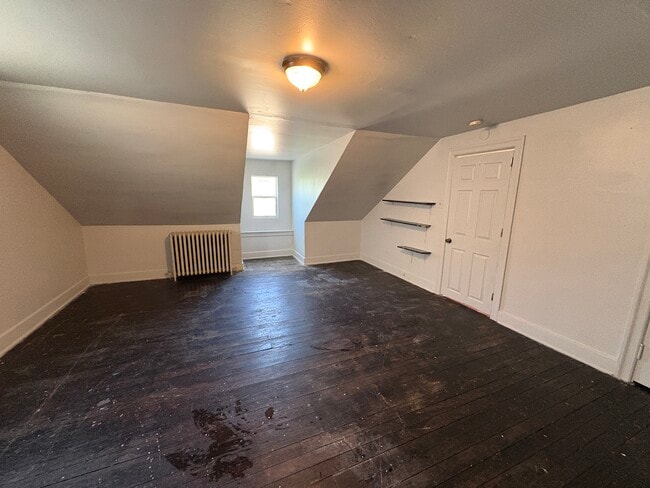 Photo - 25 E 4th St