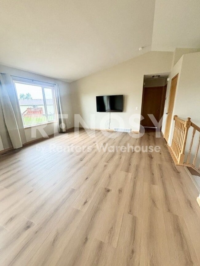 Photo - 605 SW 7th Ave