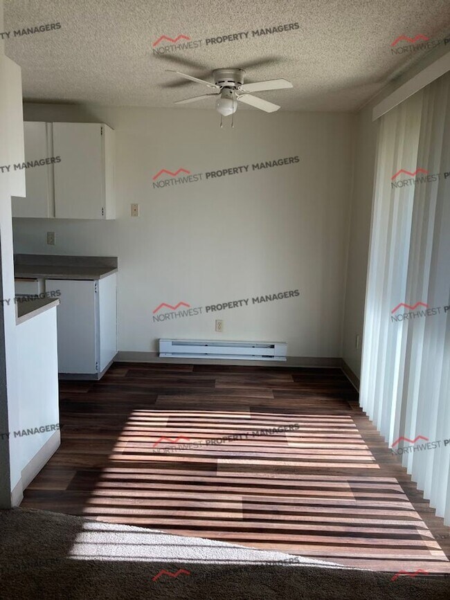 Photo - r45a Laurel Court Apts.