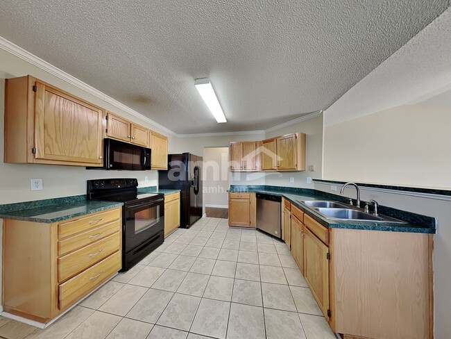 Photo - 101 Cobb Hall Ct