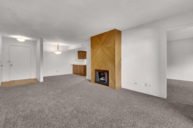 Photo - 2bed, 2bath condo with W/D, Balsony and river access Unit 42