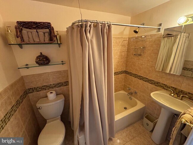 Photo - 1301 E Upsal St