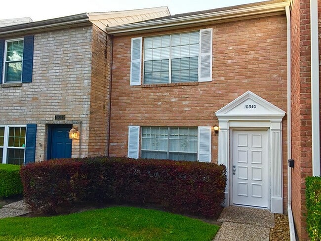 Building Photo - 10330 Briar Forest Dr Unit 29/3