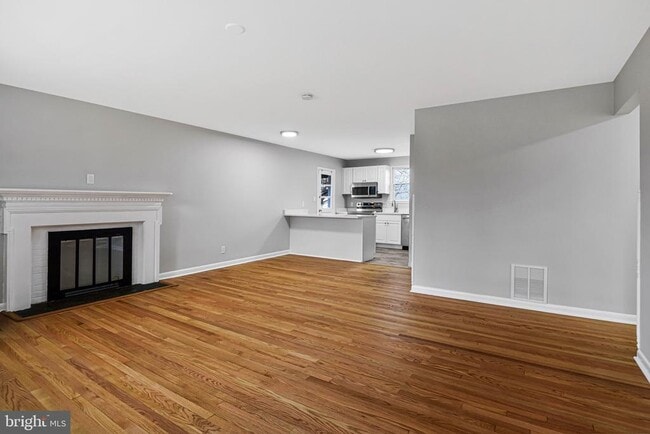 Photo - 617 N Wakefield St