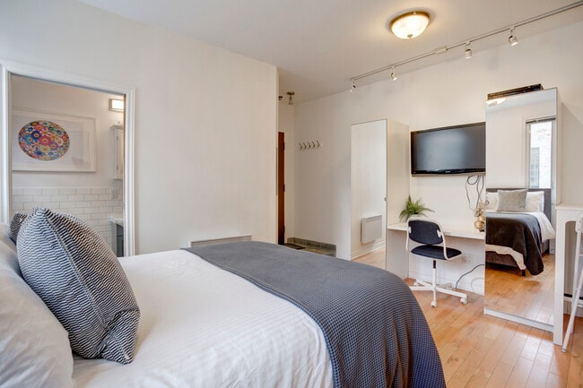 Building Photo - 925 Rue Cherrier Unit 9