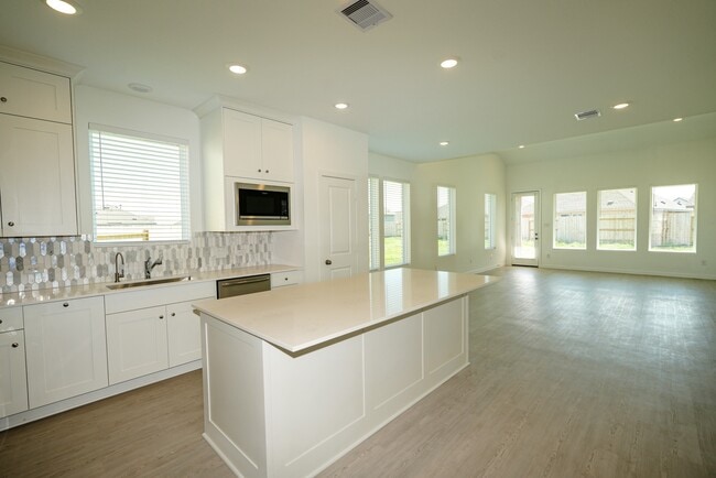 Photo - 6403 Periwinkle Blossom Ln