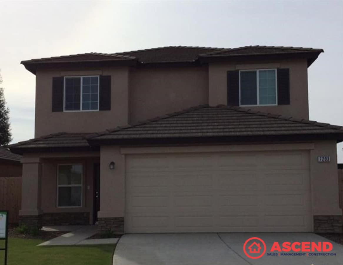Spacious 3 Bed / 2.5 Bath Home with Solar, Bonus Living Space & Fruit Trees - Spacious 3 Bed / 2.5 Bath Home with Solar, Bonus Living Space & Fruit Trees