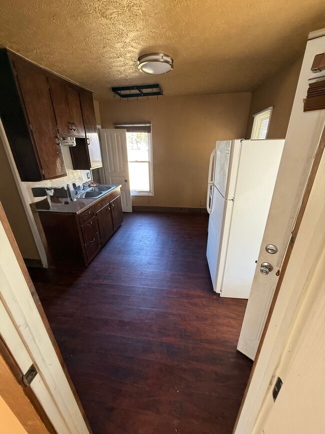 Photo - 2273 1st St W