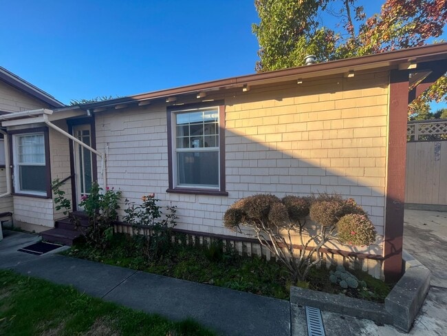 Photo - 1711 G St Unit 1711 1/2 G ST