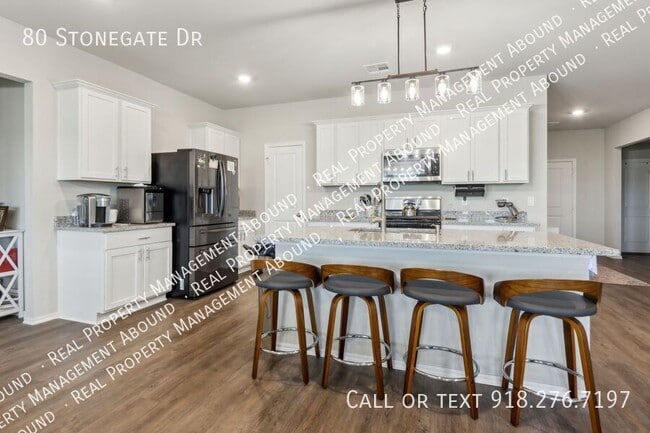Photo - 80 Stonegate Dr