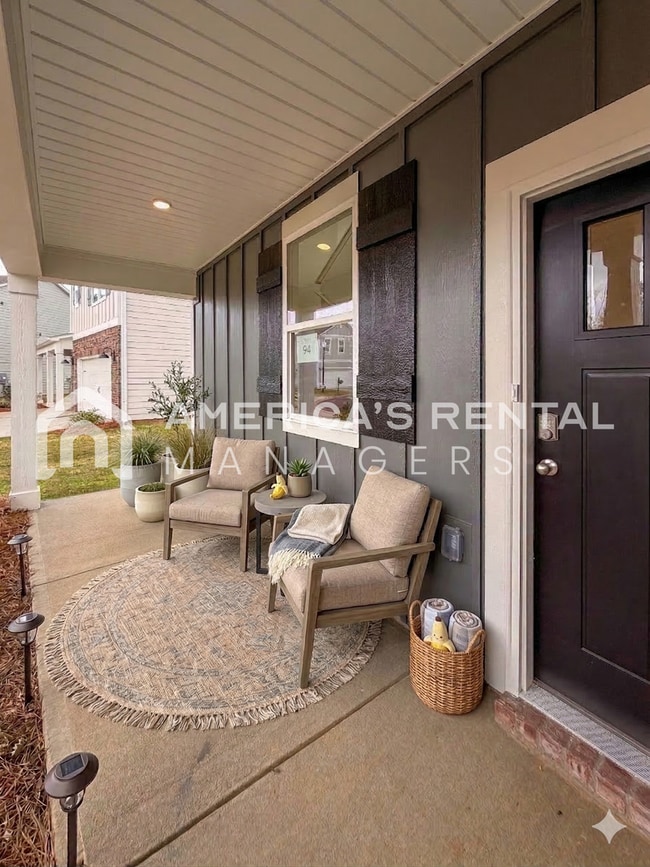 Photo - Modern Two Story Living in Doss Ferry - Available NOW!!