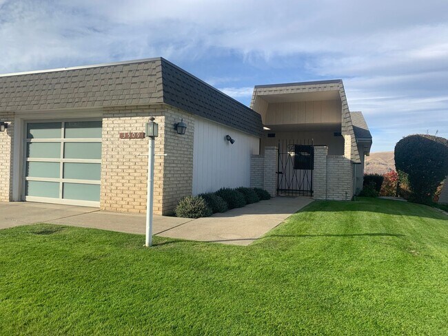 Sweeping Views of Yakima Valley - Sweeping Views of Yakima Valley House