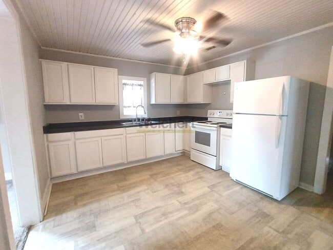 Photo - 3Bed/1Bath house with great location