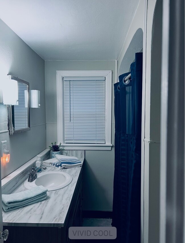 Photo - 1112 Front St