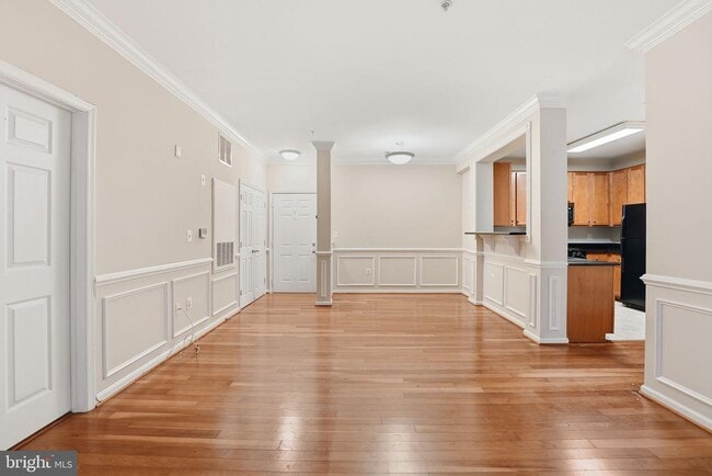 Photo - 4850 Eisenhower Ave Unit 113