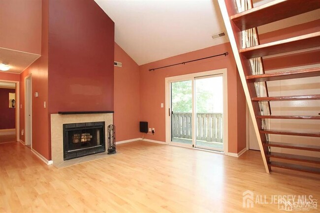 Photo - 818 Ravens Crest Dr