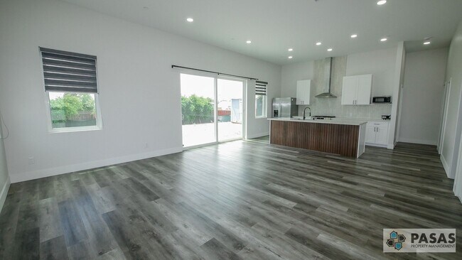 Photo - 5535-5539 Potomac St. Unit 5539