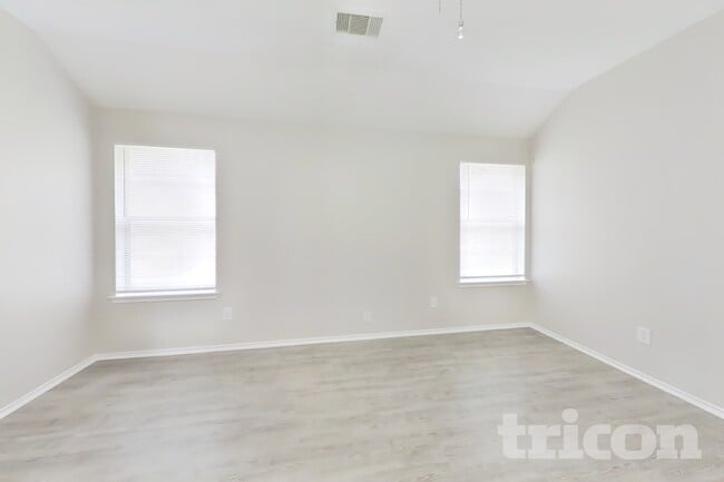 Photo - 10338 Whisper Bluff Dr