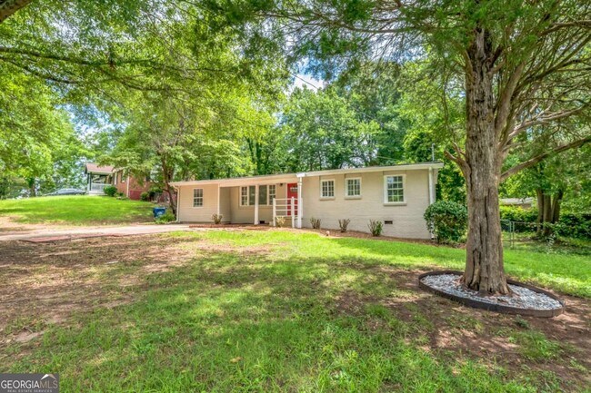 Photo - 16 Bromack Dr SE