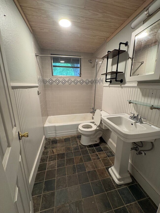 Photo - Renovated 2BR Ranch Near UGA in Bogart/Cleveland Road Area