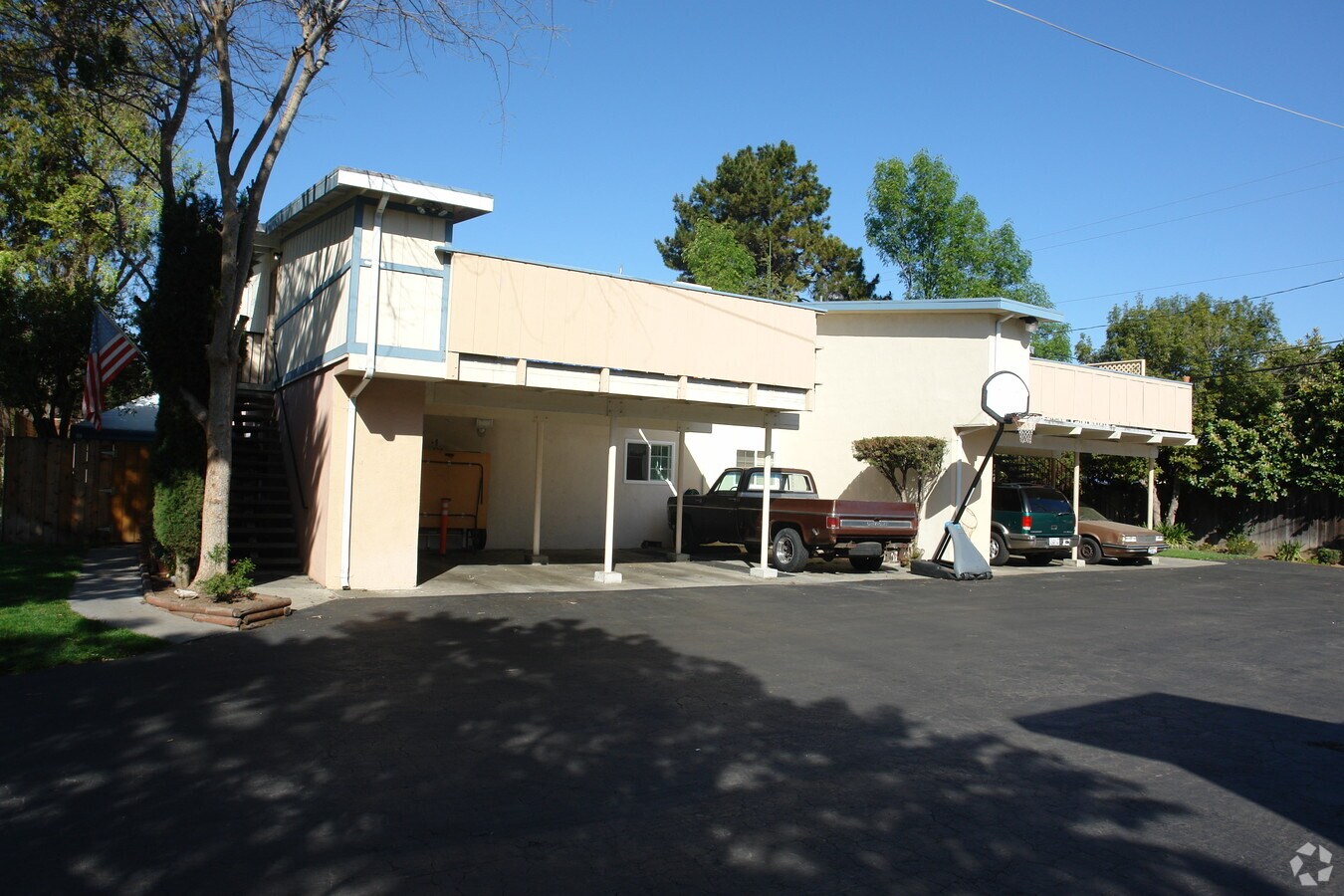 171-177 West Hamilton Avenue - 171-177 West Hamilton Avenue