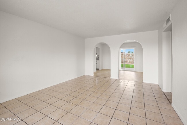 Photo - 7139 Orizaba Ave
