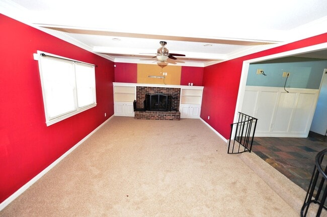 Photo - Nice Brick Ranch with Large yard!