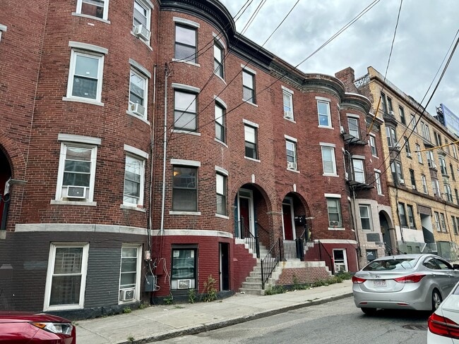 Photo - 11 Linden St Apartments Unit 2