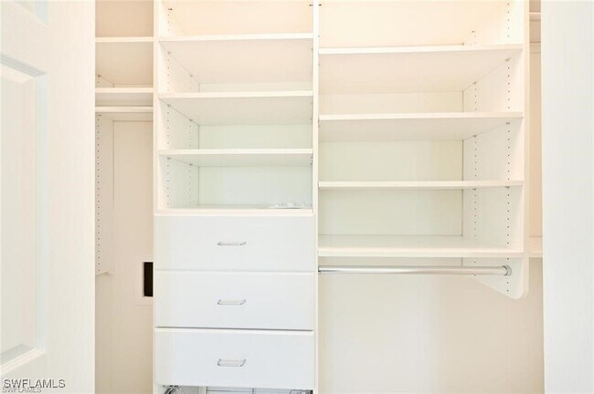 Building Photo - 18 Bobolink Ct Unit 18B Rental
