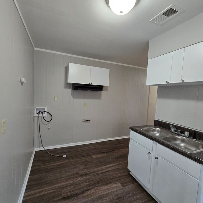 Photo - 2659 Whitman Ave