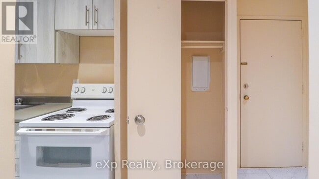 Photo - 205 - 84 SECOND STREET Unit 205