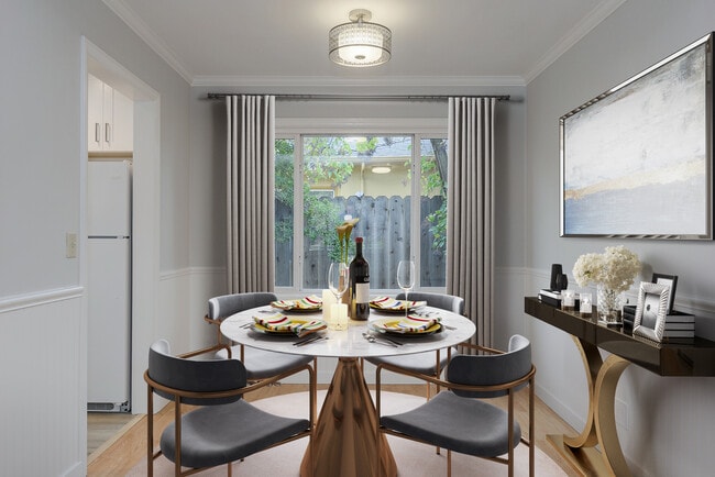 Comedor - 704 Hudson St