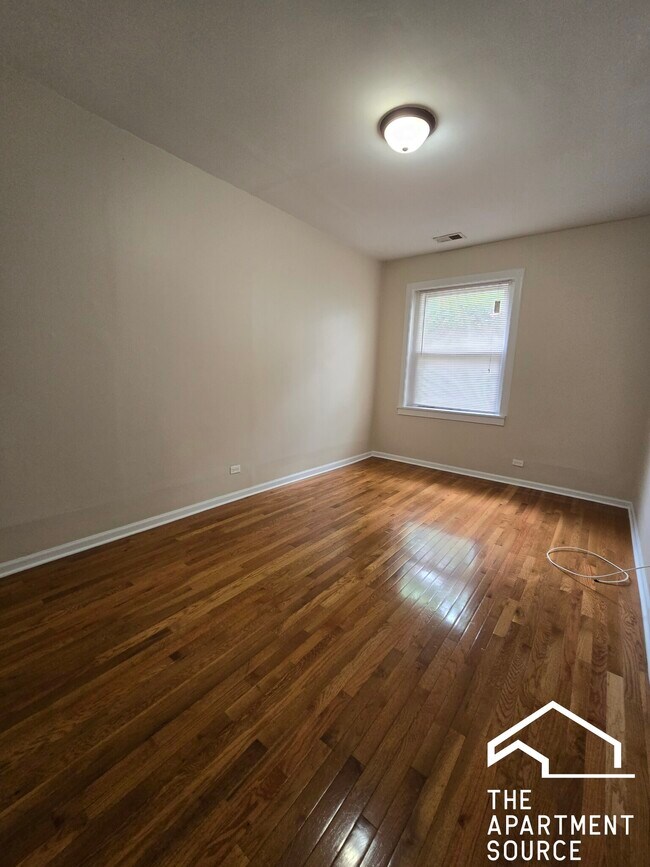 Photo - 3753 W Sunnyside Ave Unit 1