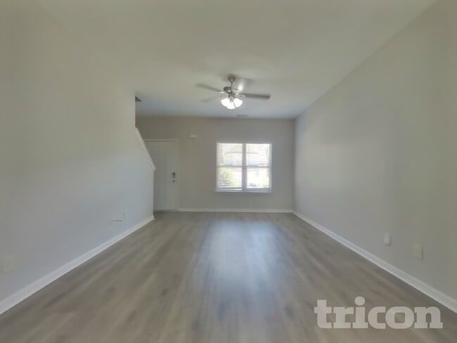 Photo - 17 Carriage Hls Dr SE