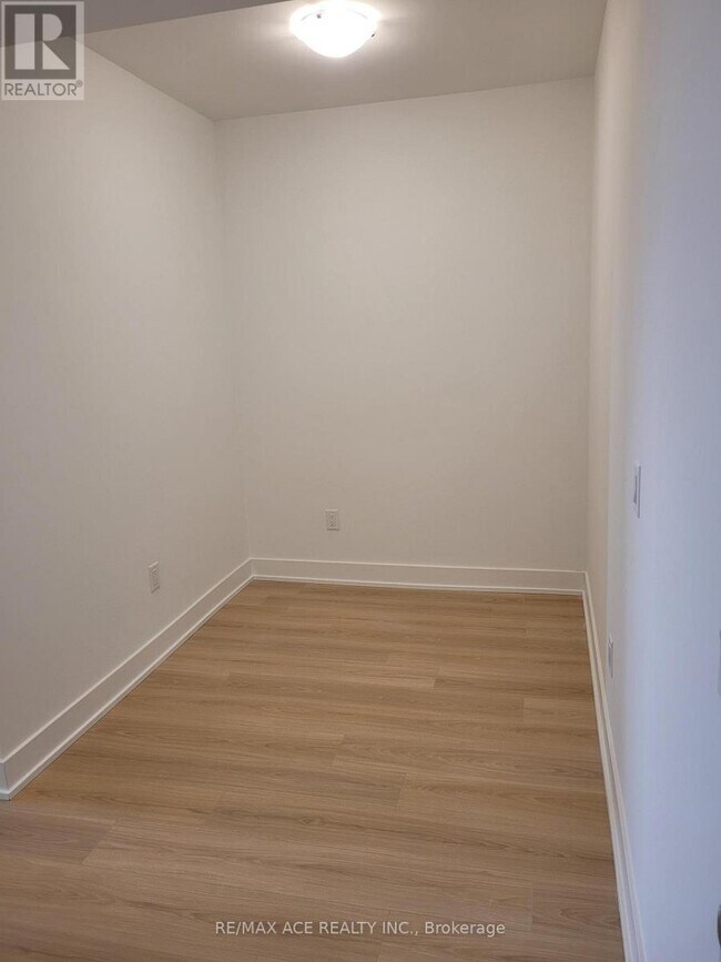 Photo - 2545 Simcoe St N Unit 612