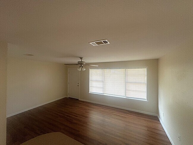 Photo - Cozy Country