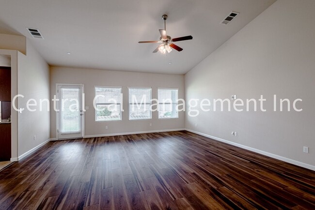 Photo - 4 Bedroom/2 Bath Home in the Northwest - $2695 Per Month!